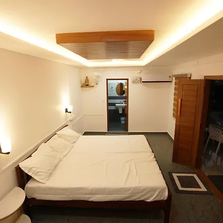Maria Ocean View Apartment Mararikulam Exterior photo